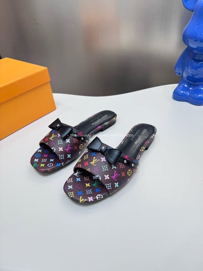 LV X TM蝴蝶結平底拖鞋6
