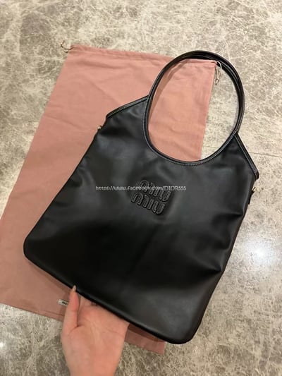 Miumiu托特包5