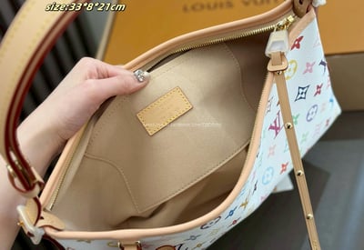  LV白三彩橫版Carryall6