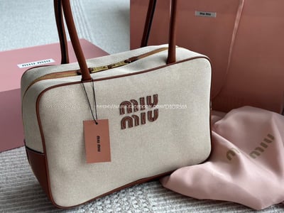 miumiu保齡球公文包 11