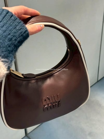 MiuMiu白邊包10
