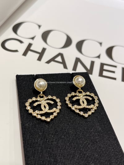 小香淺金色滿鑽雙C鏤空耳環5