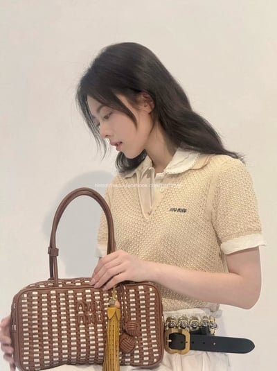 Miumiu字母小鏤空上衣 2