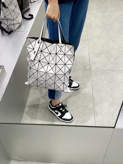 三宅一生六格包1