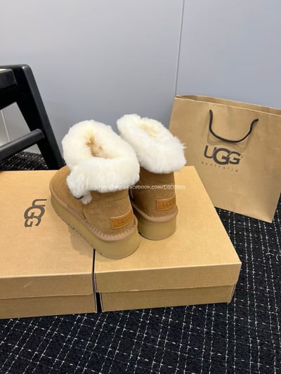 UGG牛角扣雪靴9