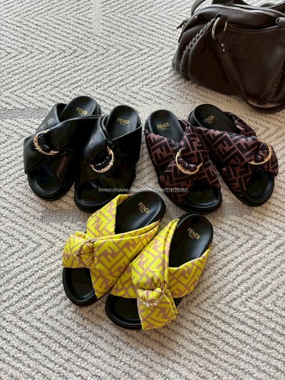 Fendi拖鞋3