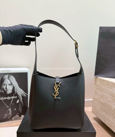 YSL Hobo小號腋下包1