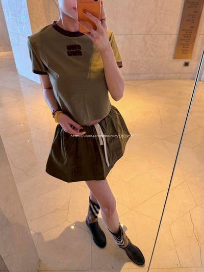 MIUMIU橄欖綠套裝(上衣+褲裙)2