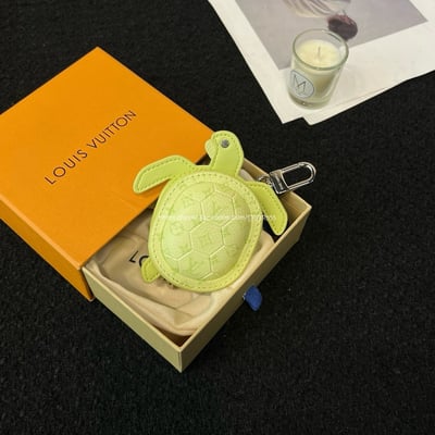 LV 海龜吊飾4