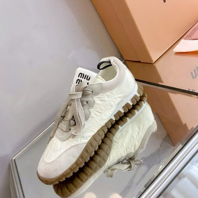 MIUMIU餅乾小白鞋8
