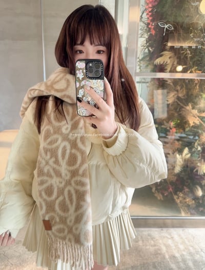 LOEWE圍巾2