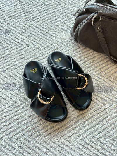 Fendi拖鞋4