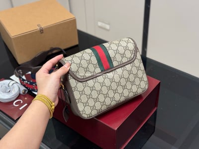 Gucci小郵差相機包11