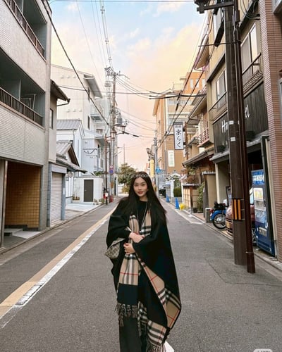 burberry凹造型斗篷3