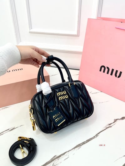  miumiu 保齡球包9