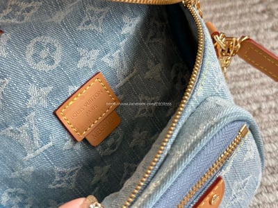 Lv淺色牛仔腰包12