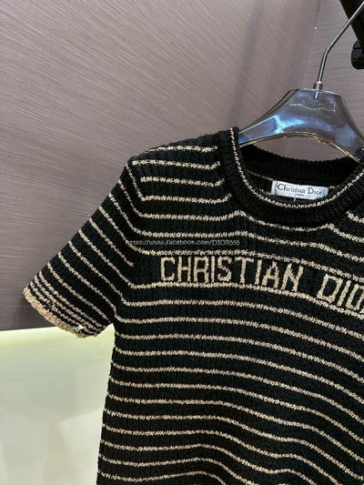 Dior燙金字母上衣10