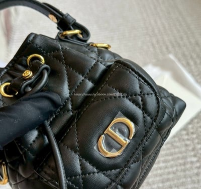  Dior羊皮水桶包 4