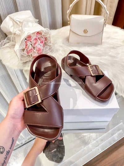 LOEVE交叉帶涼鞋11