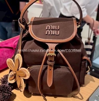 MiuMiu後背包16