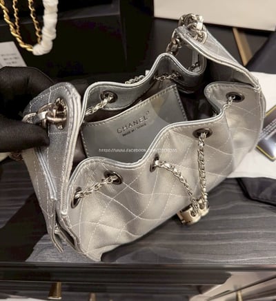 小香hobo mini抽繩水桶包11