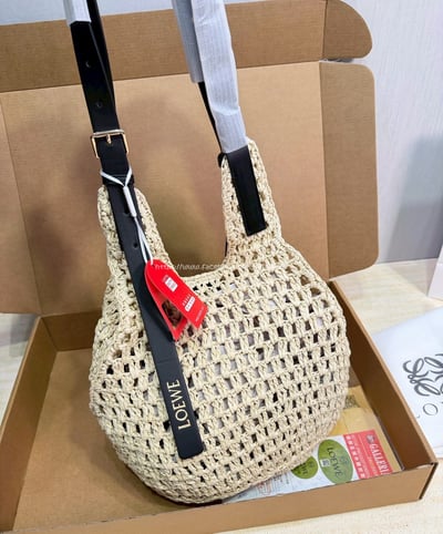 Loewe草編托特包1