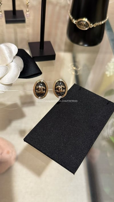 小香淺金色橢圓紐扣小耳環5