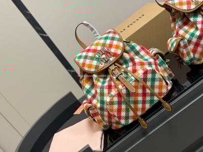 Miu Miu格紋泰迪後背包9