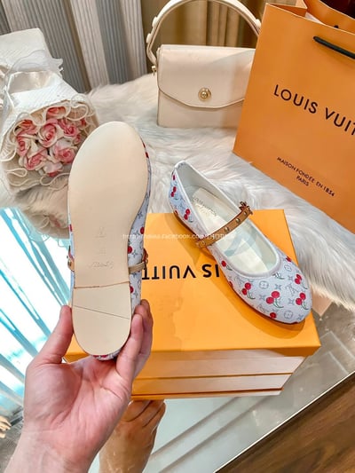LV ROMY 平底芭蕾鞋 14