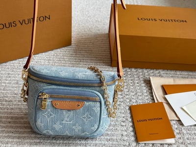 Lv淺色牛仔腰包7