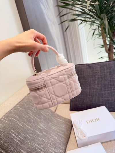  Dior菱格蝴蝶結盒子包3
