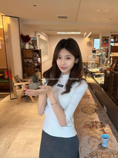 miumiu針織5分袖上衣9