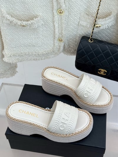 小香度假厚底拖鞋 10