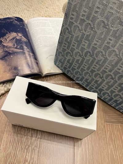 aespa寧藝卓 X Miu Miu墨鏡3