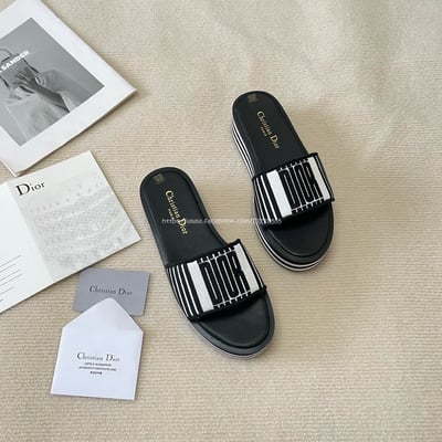 DIOR小厚底條紋拖鞋9
