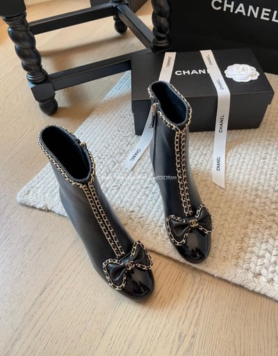 小香這雙蝴蝶結短靴10