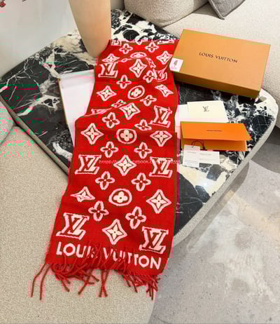 LV3D浮雕羊絨圍巾7