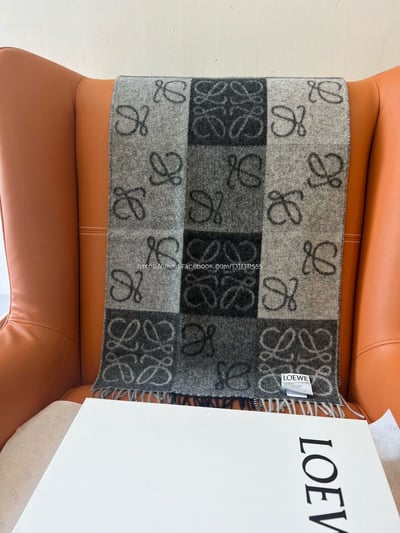 LOEWE雙面棋盤格圍巾7