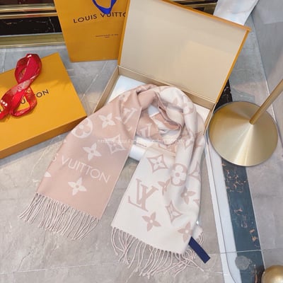 LV 粉白漸層圍巾3