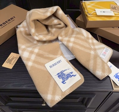 Burberry羊毛圍巾14