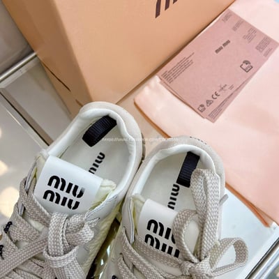 MIUMIU餅乾小白鞋10