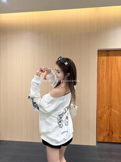 克羅心斜肩上衣2