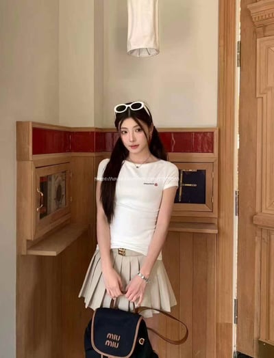 miumiu簡約T8