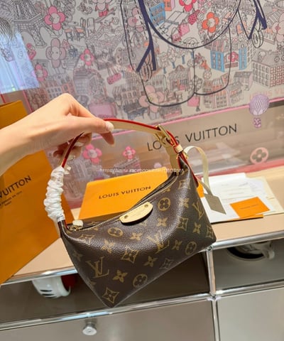  LV Hills Pochette飯盒包10