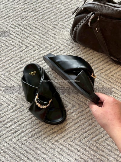 Fendi拖鞋5