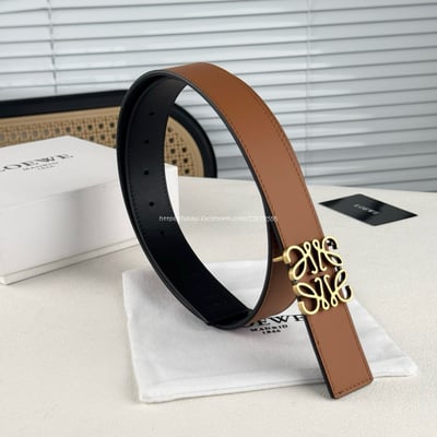  Loewe小牛皮腰帶1