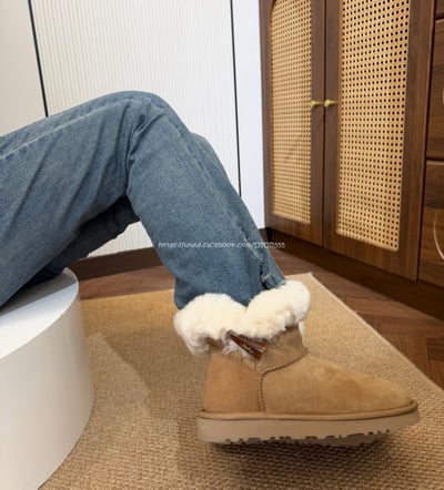 UGG牛角扣雪靴6