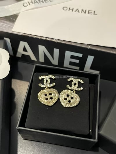 小香滿鑽愛心紐扣耳環1