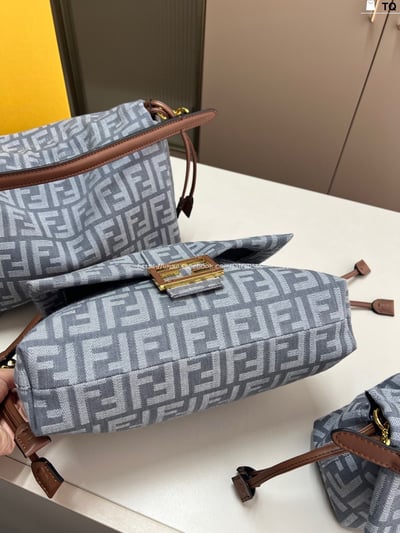 Fendi法棍包3