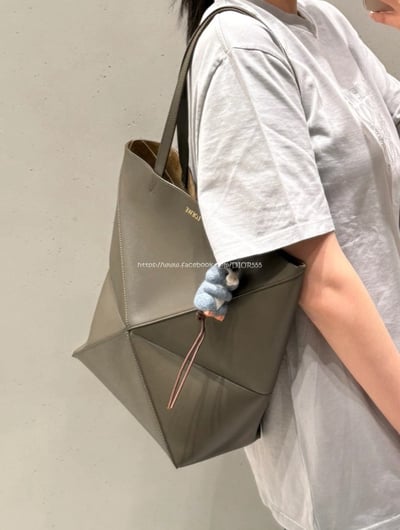 Loewe Puzzle Fold Tote2